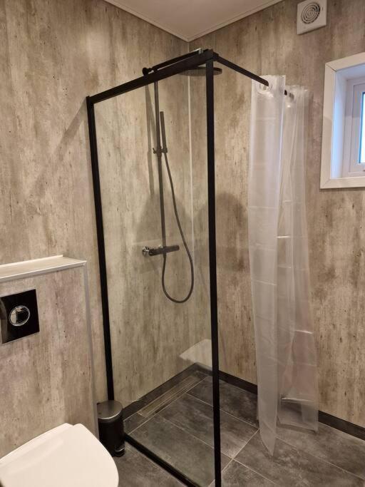 New Flat With Hot Tub - No3 Apartment Oyndarfjordur ภายนอก รูปภาพ